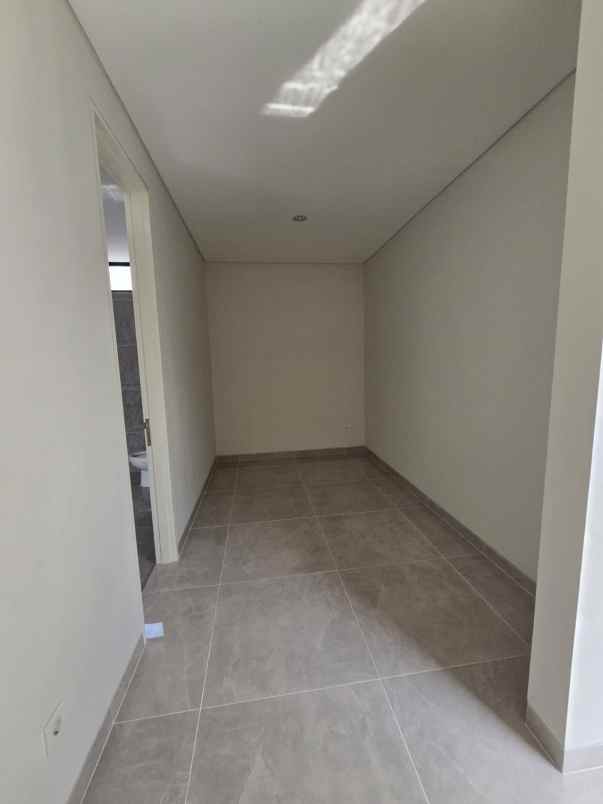 dijual rumah pelican hill citraland