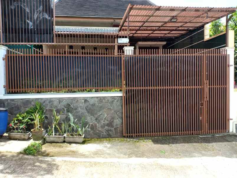 Rumah Minimalis Komp Permata Cimahi Lok Strategis Row Jalan Lebar