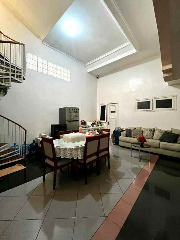 dijual rumah permata jingga suhat kota