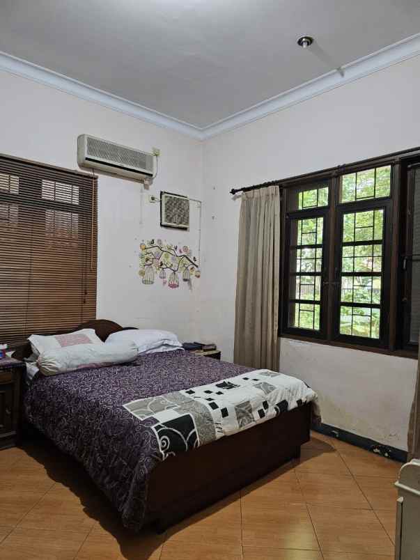 dijual rumah pertigious residence