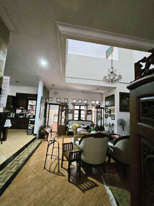 dijual rumah pertigious residence