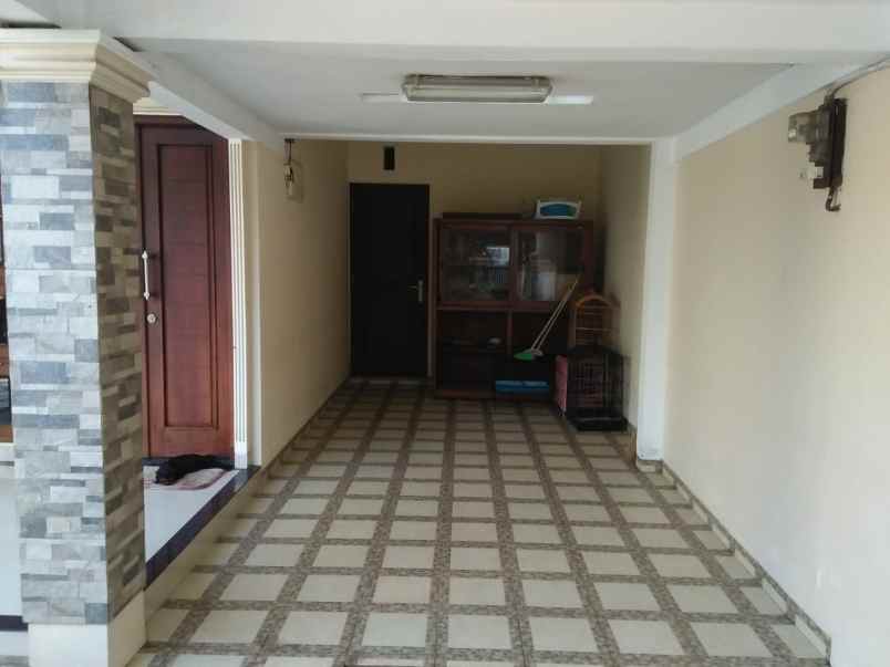 dijual rumah perum pondok bambu kuning