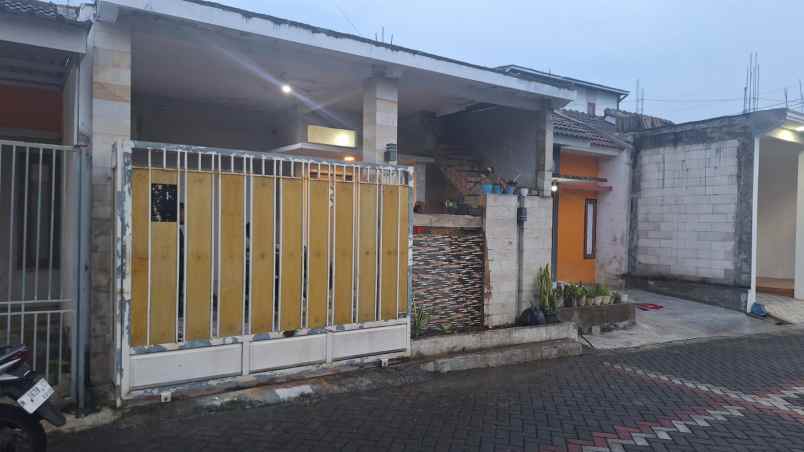 dijual rumah perumahan daerah bunut