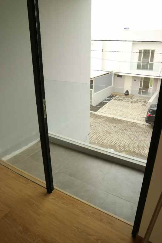 dijual rumah perumahan dian istana