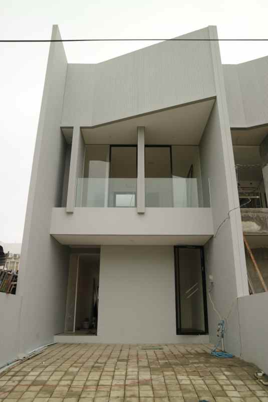 dijual rumah perumahan dian istana