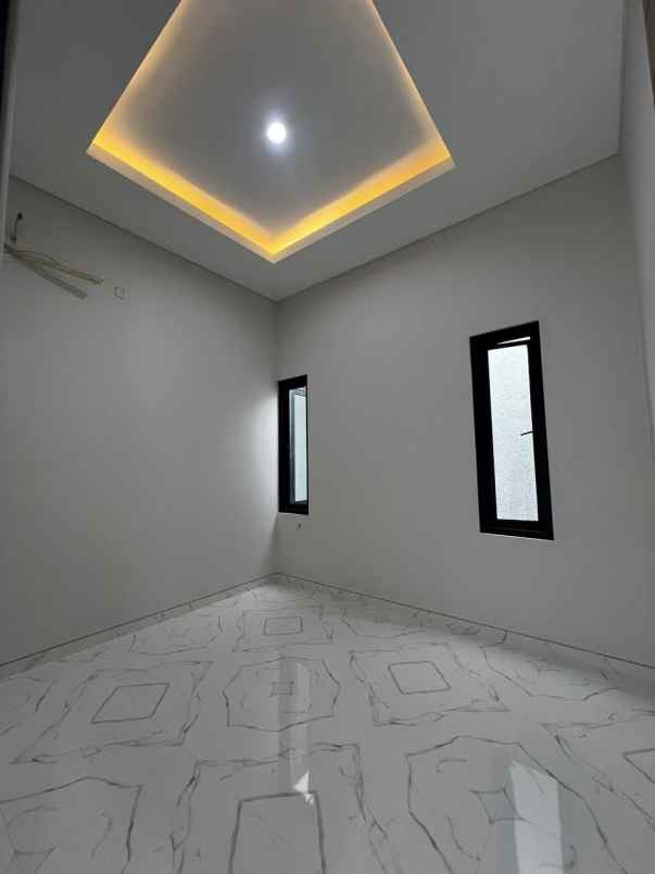 dijual rumah perumahan nirwana