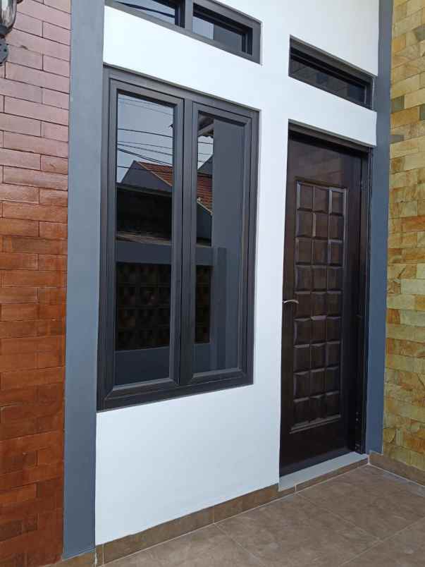 dijual rumah perumahan pesona anggrek