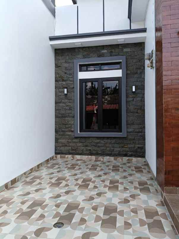 dijual rumah perumahan pesona anggrek