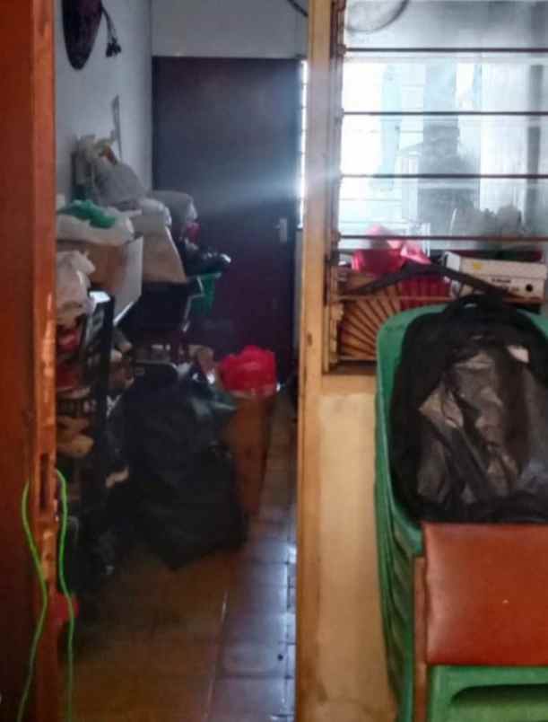 dijual rumah perumnas depok 1