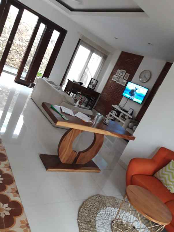 dijual rumah pesanggrahan jatibening baru