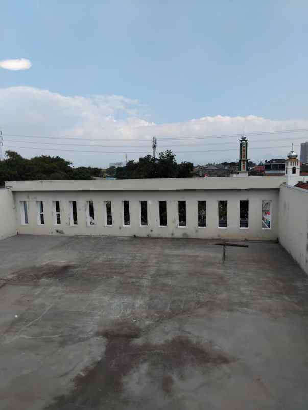 dijual rumah pinus regency