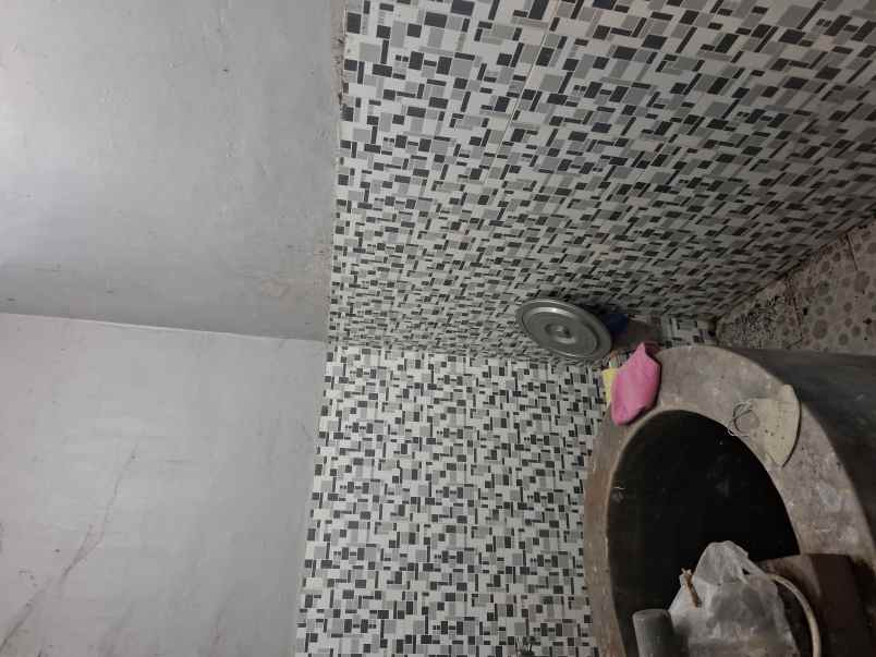 dijual rumah pojok di bumi tegal besar jember