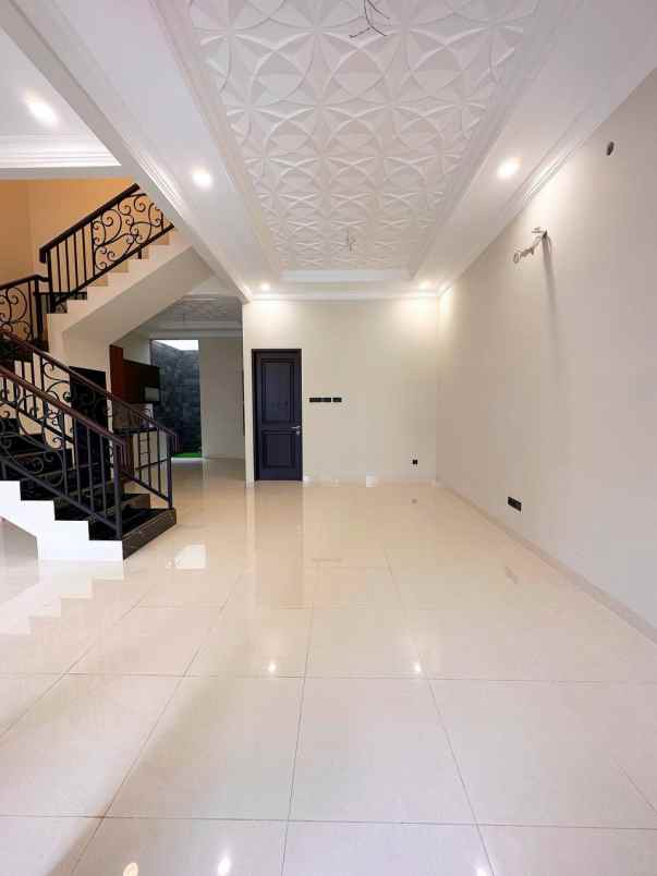 dijual rumah pondok bambu