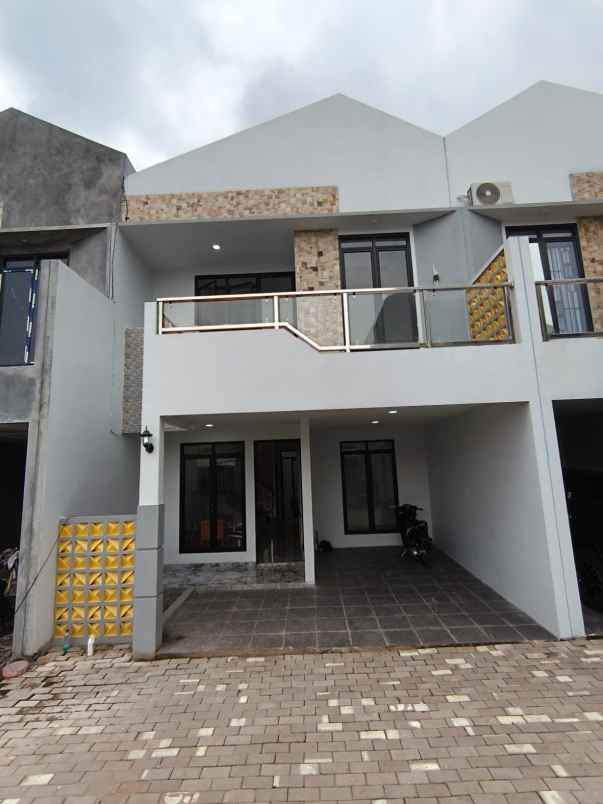 dijual rumah pondok cabe