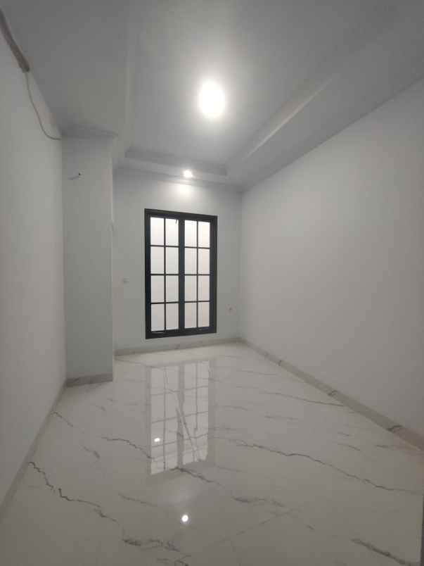 dijual rumah pondok kelapa