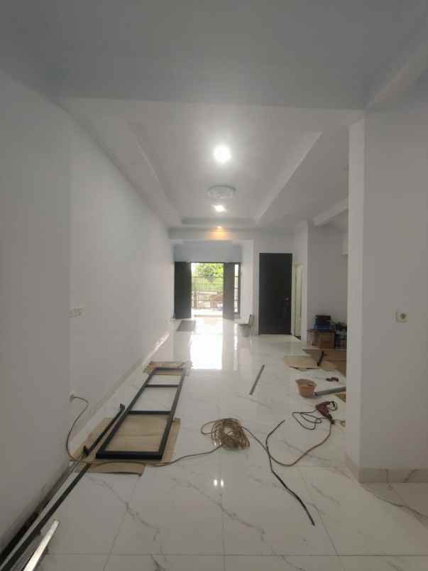 dijual rumah pondok kelapa