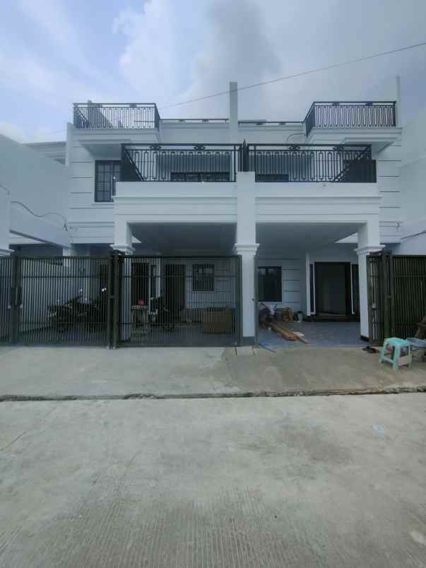 dijual rumah pondok kelapa