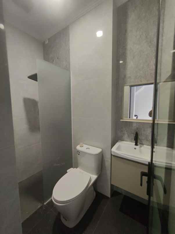 dijual rumah pondok kelapa