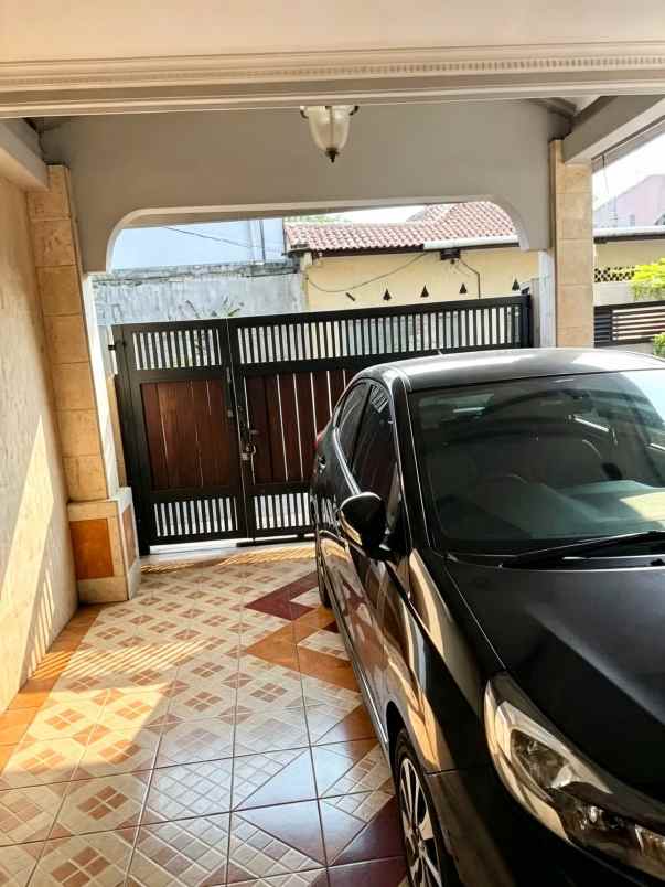 dijual rumah pondok kopi