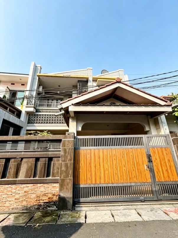 dijual rumah pondok kopi