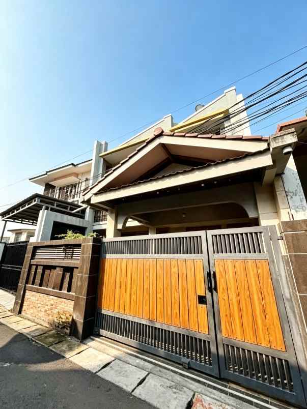 dijual rumah pondok kopi