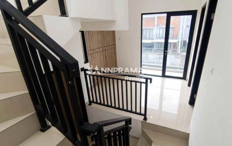 dijual rumah pondok petir