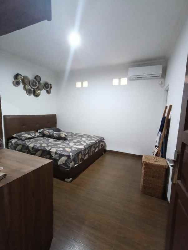 dijual rumah pondok ranji