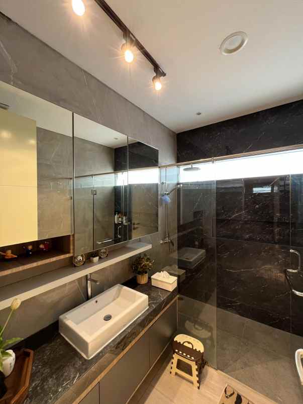 dijual rumah prambanan residence