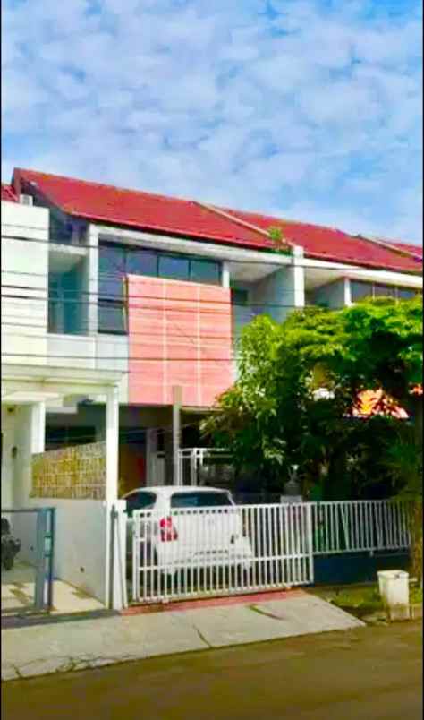 dijual rumah puri dago kota bandung