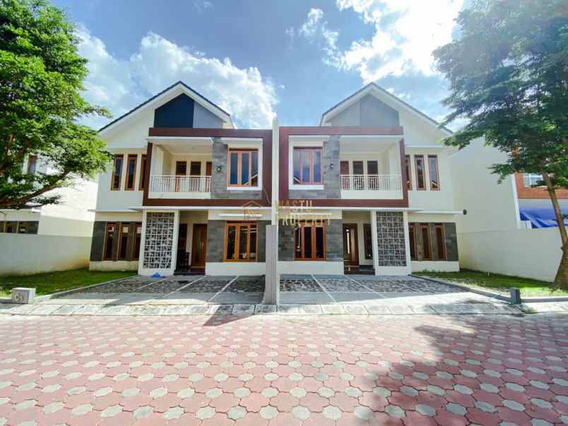 dijual rumah purwomartani