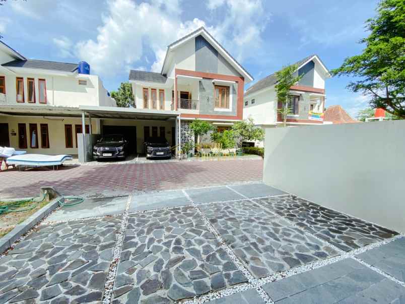 dijual rumah purwomartani