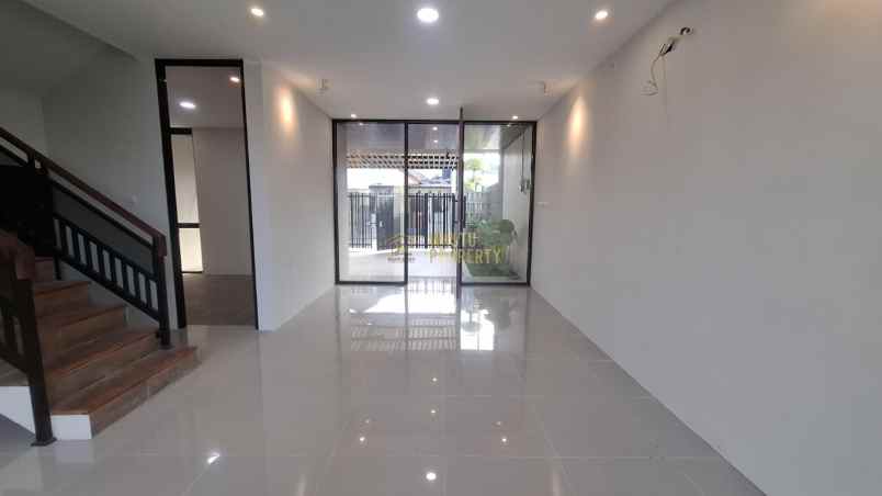 dijual rumah purwomartani kalasan