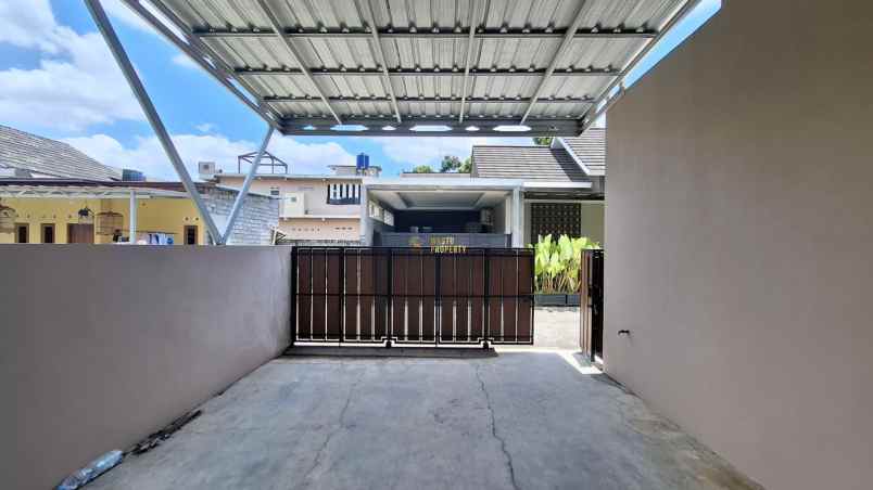 dijual rumah purwomartani kalasan