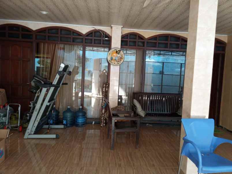 dijual rumah putat