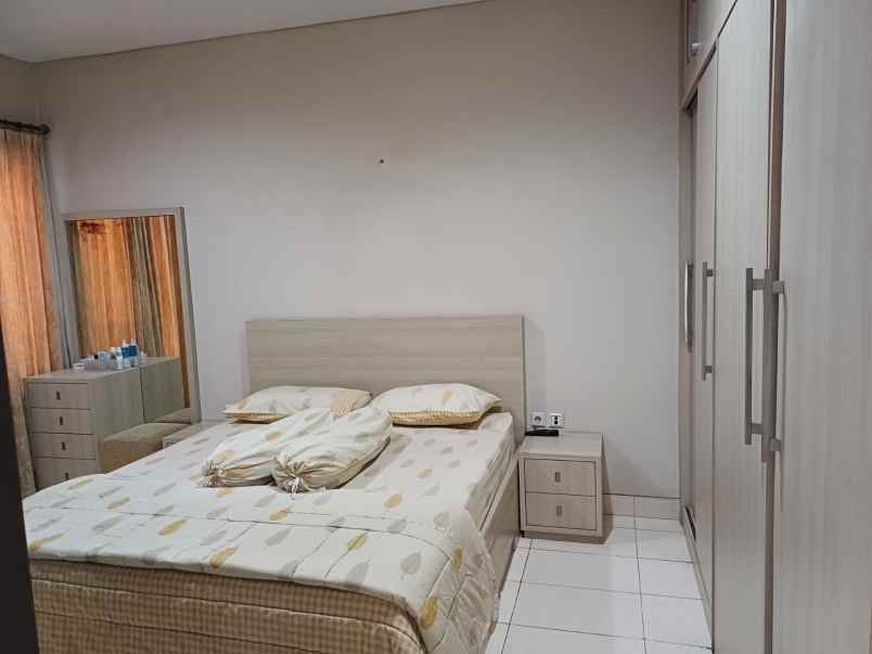 dijual rumah raffles hills cibubur