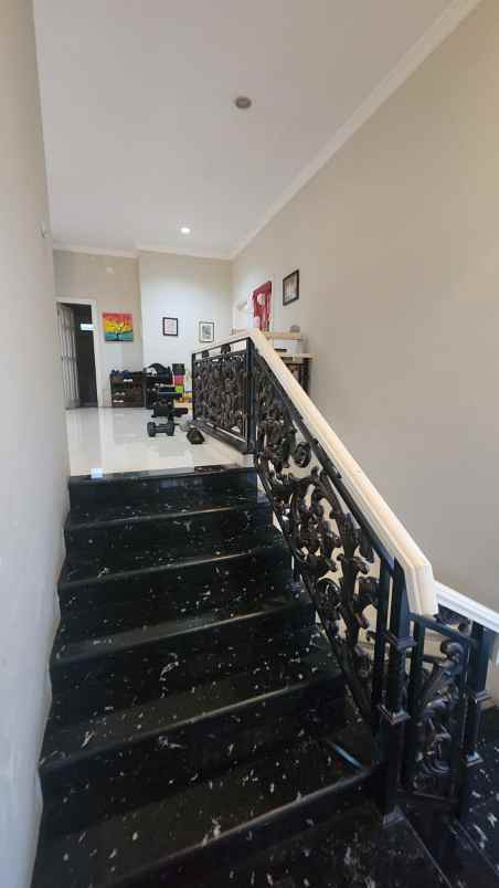 dijual rumah raffles hills cibubur