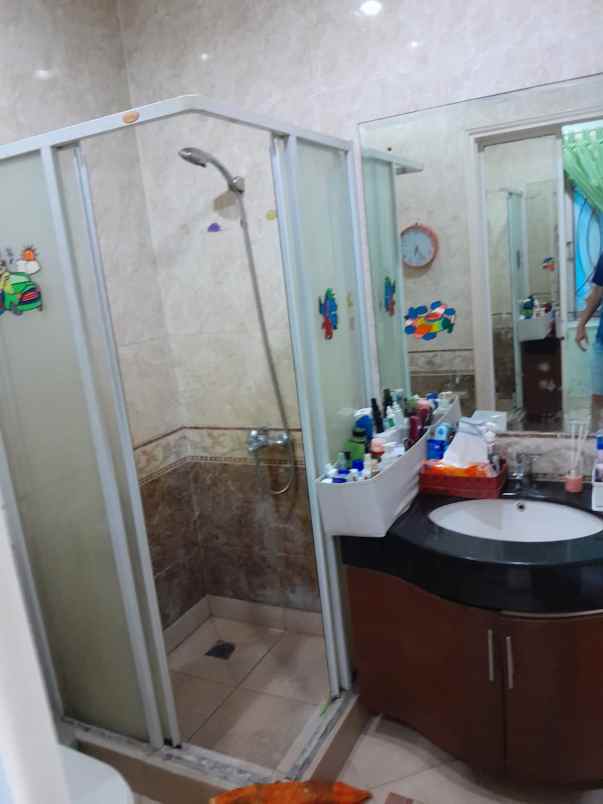 dijual rumah rafles cibubur jakarta selatan