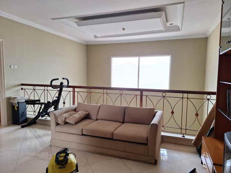 dijual rumah rafles cibubur jakarta selatan