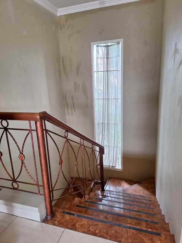 dijual rumah rafles cibubur jakarta selatan