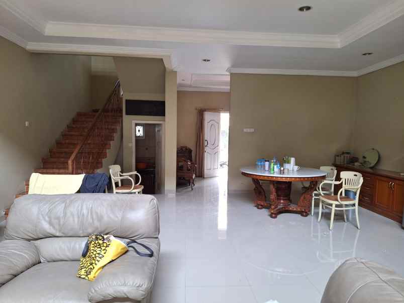 dijual rumah rafles cibubur jakarta selatan
