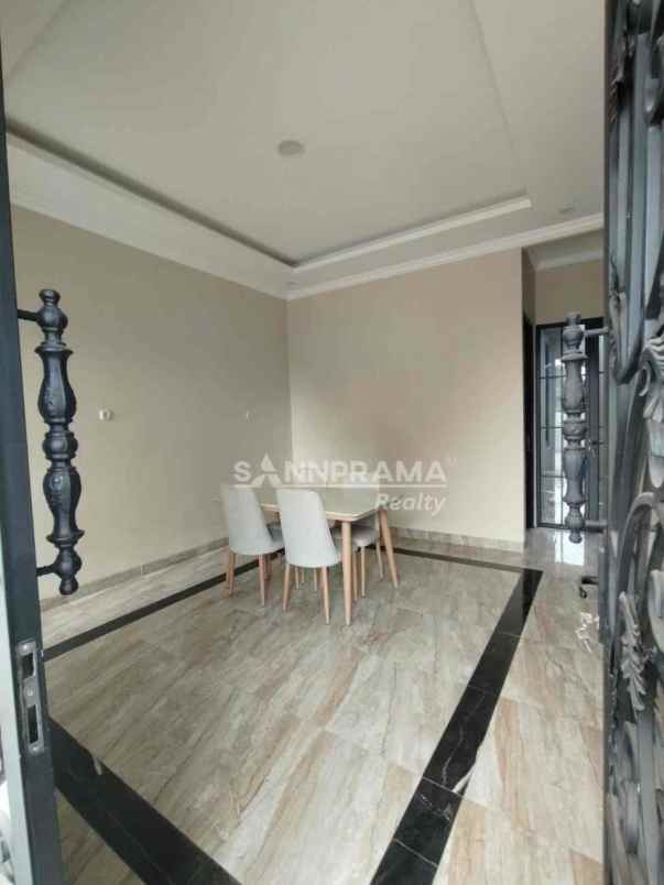 dijual rumah rangkapan jaya