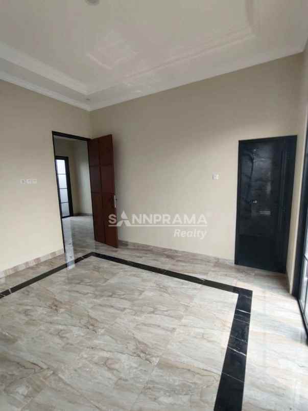dijual rumah rangkapan jaya