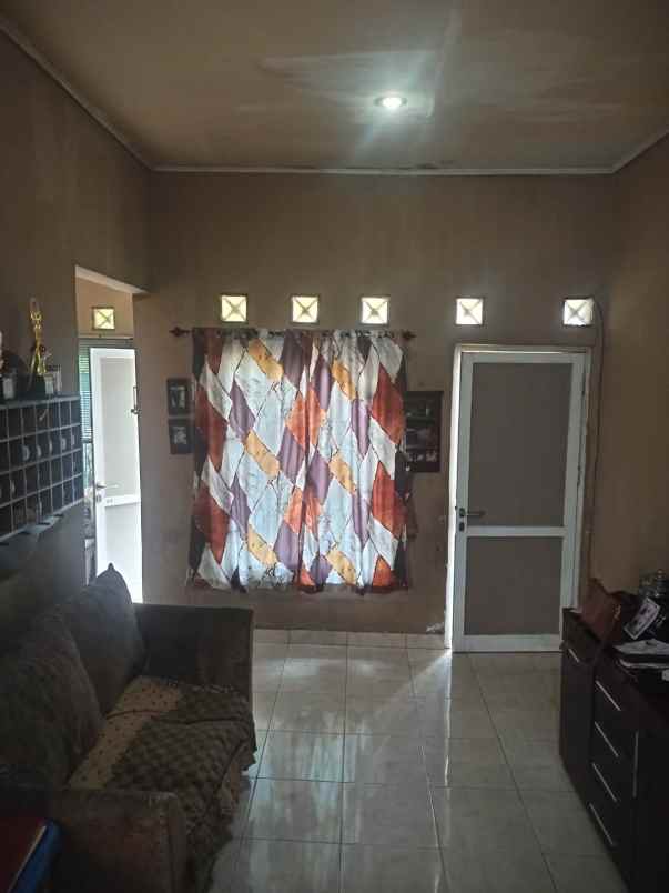 dijual rumah rangkapan jaya pancoran