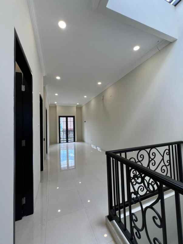 dijual rumah rawamangun
