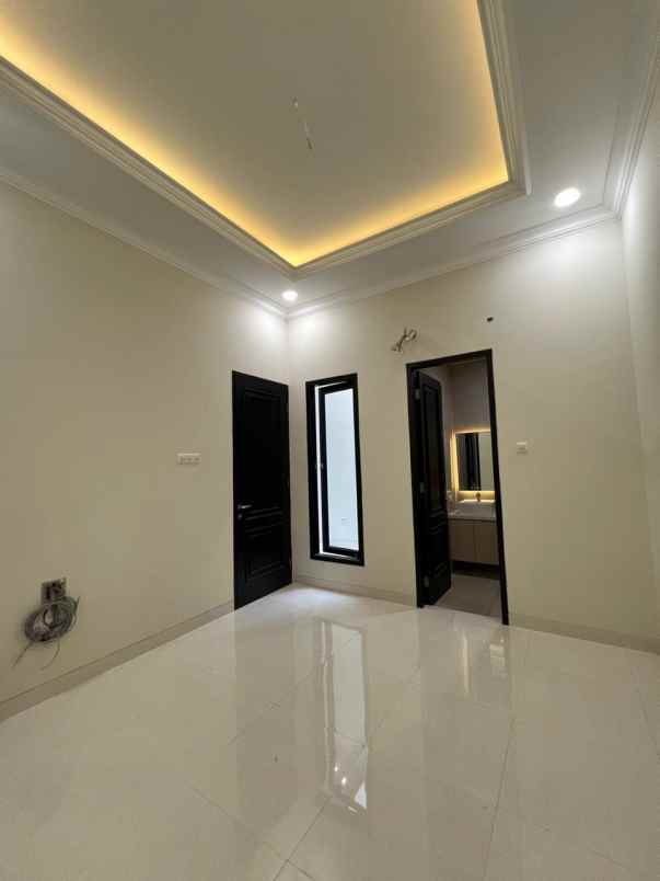 dijual rumah rawamangun