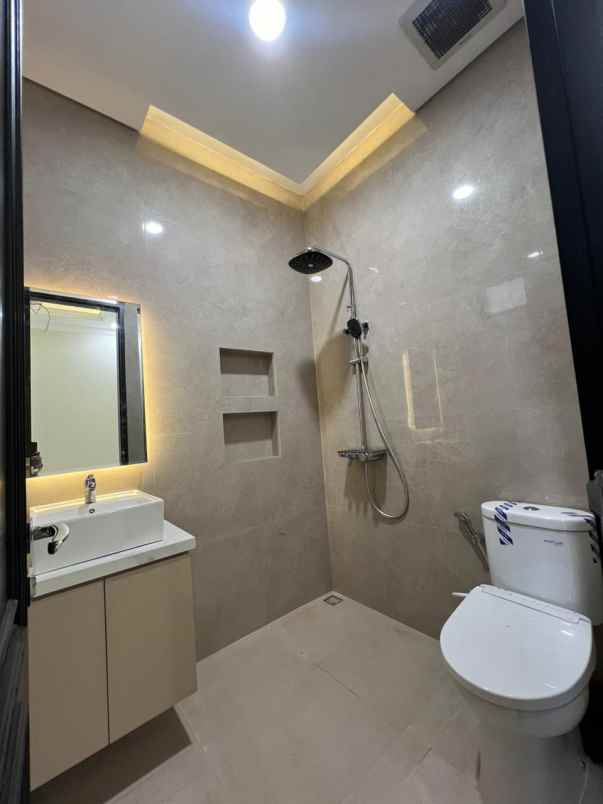 dijual rumah rawamangun