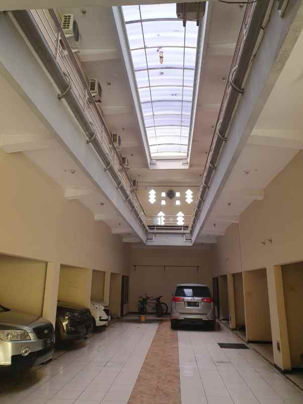 dijual rumah raya siwalankerto