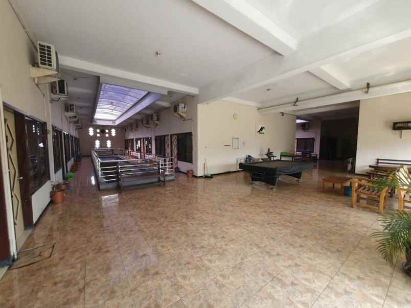dijual rumah raya siwalankerto