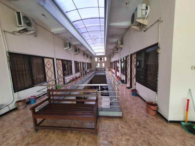 dijual rumah raya siwalankerto