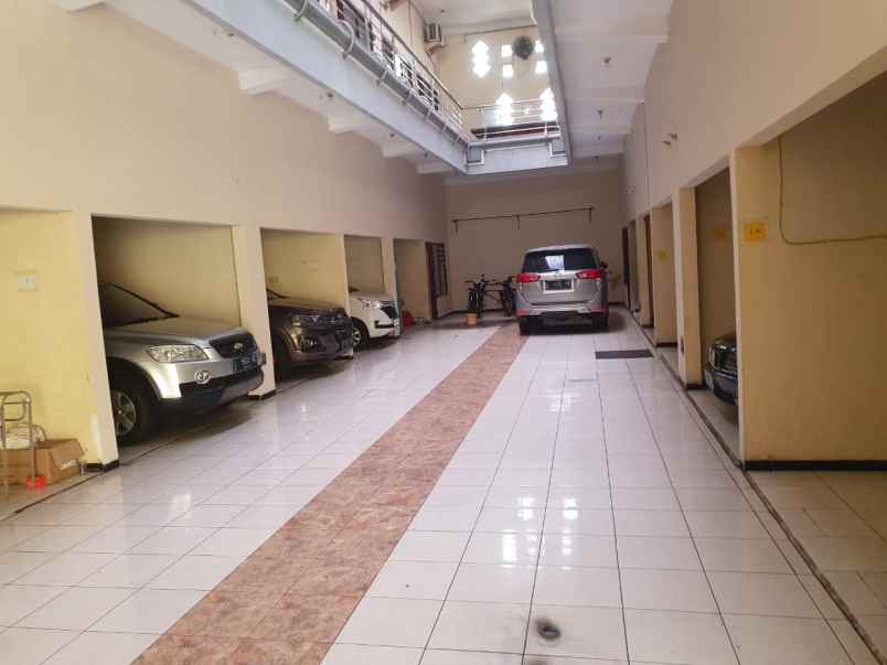 dijual rumah raya siwalankerto